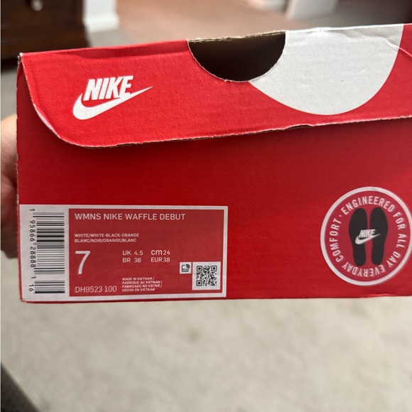 Nike Women's Waffle Debut - Picture 7 of 8